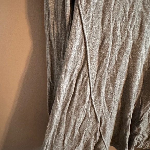 Mossimo heather grey long sleeve light sweater / asymmetrical hem and seams - Picture 2 of 7